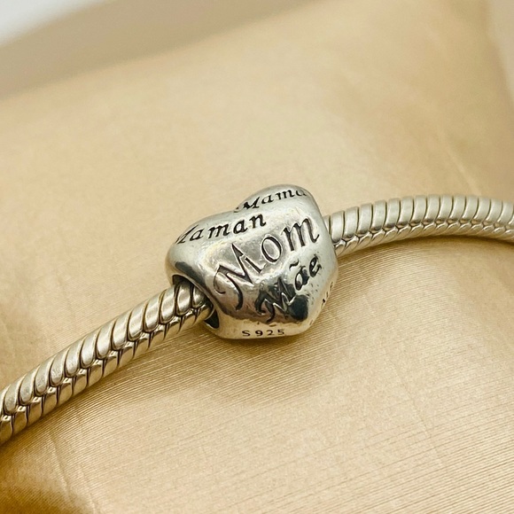 EUC Pandora 791112 Sterling Silver A Mother's Heart Family Bead - RETIRED - Picture 4 of 14